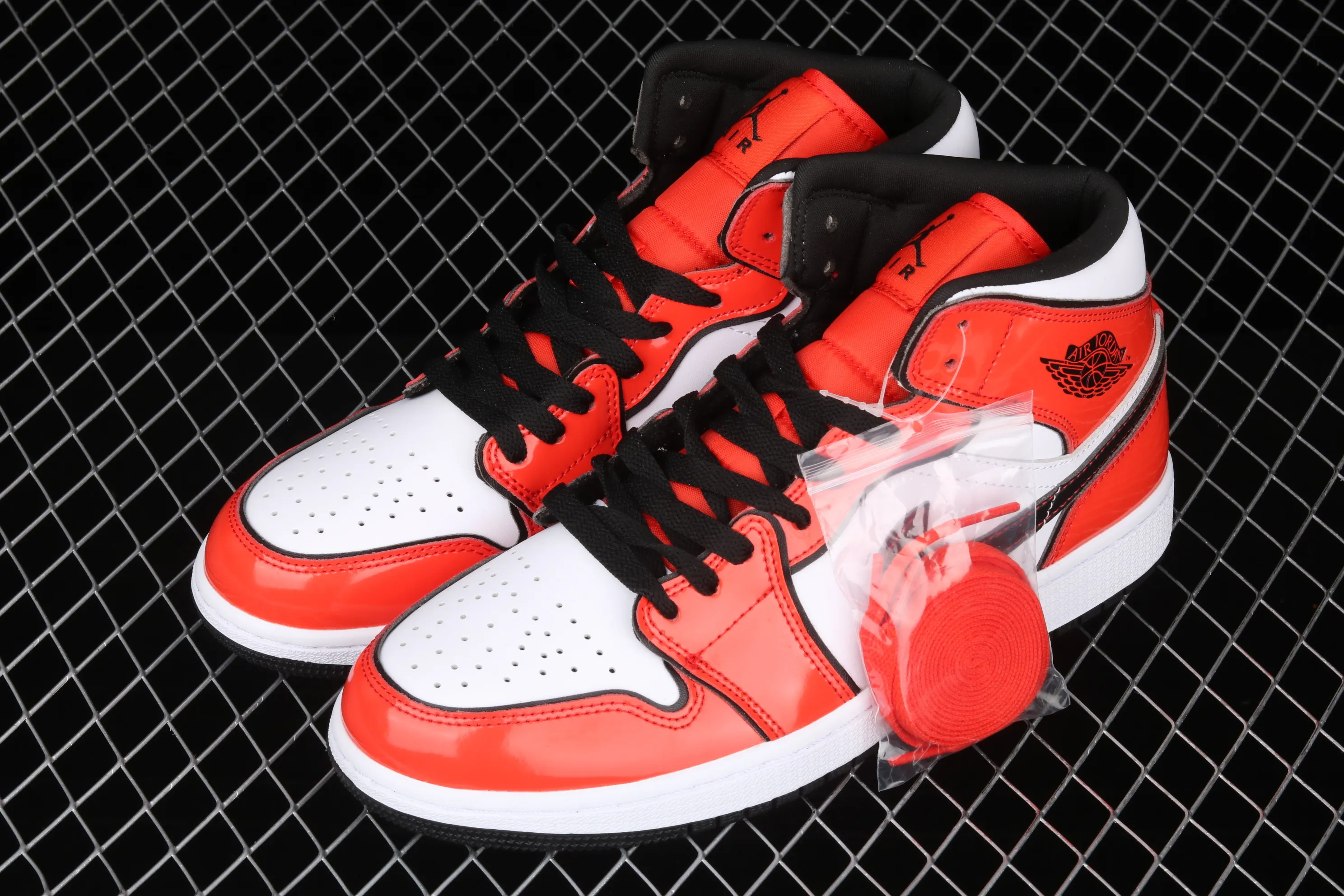All categories Air Jordan Jordan series basketball shoes Air Jordan 1 Mid Air Jordan 1 Mid AJ1 Joe 1 patent leather orange Zhongbang basketball shoes DD6834-802